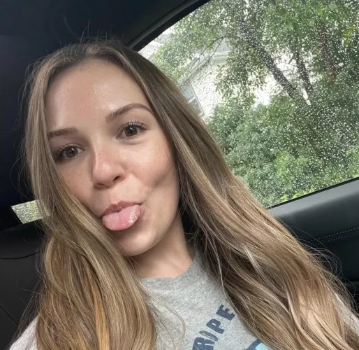 F21 - Fit college girl looking for cum tributes on my face :) Send videos by new-to-this332