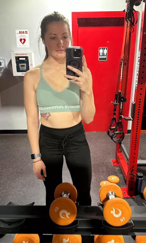 getting my warm up in before I head over by cumwcourt