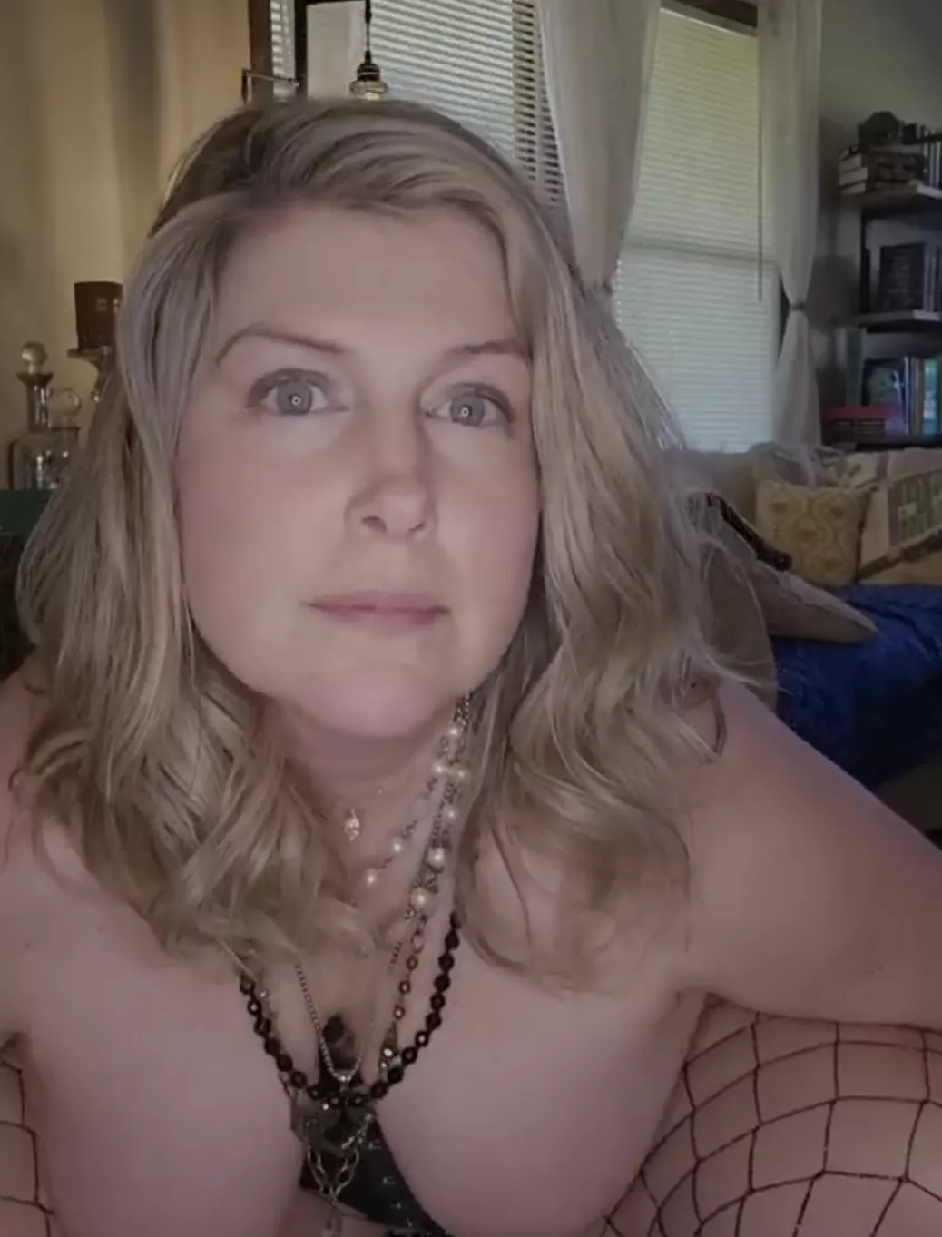 Go to bio and click those links! 😘 posted by Bee88i