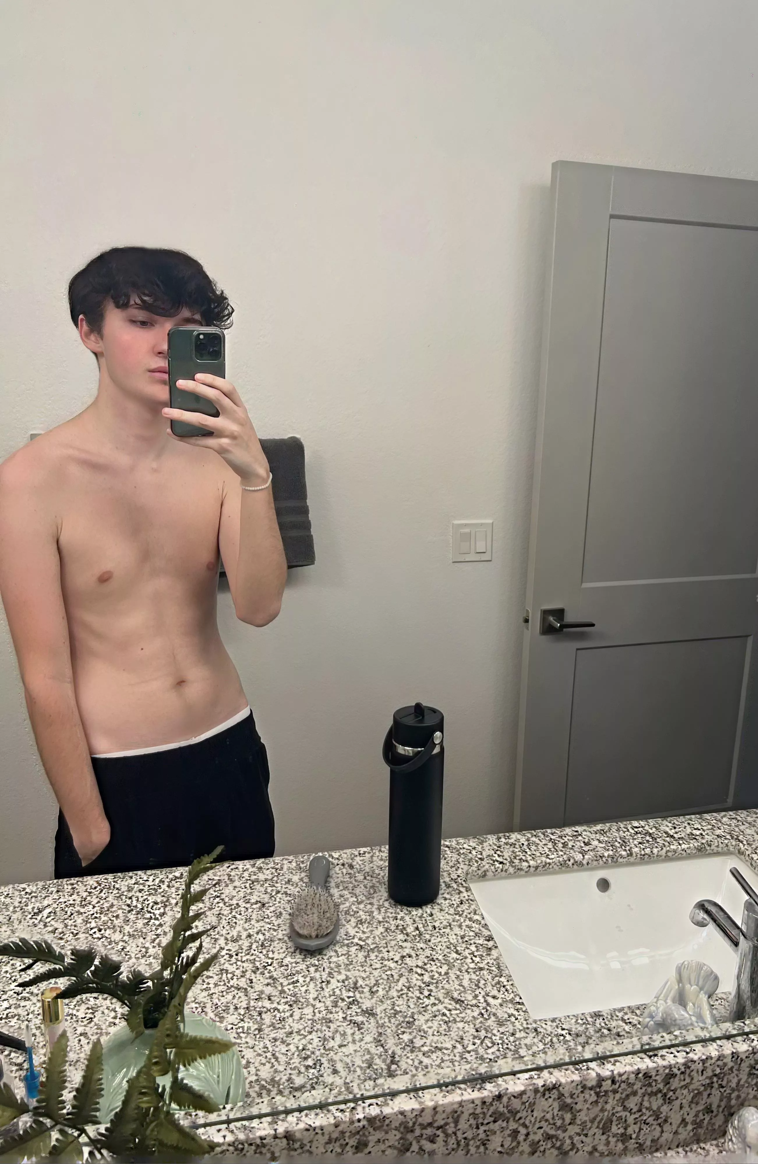 in need of a boyfriend 🥺 posted by bbyriven