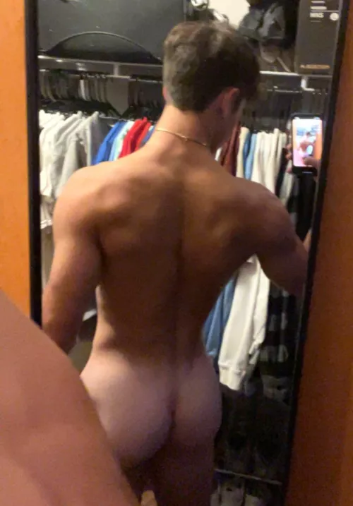 i’ve been in need of a big dick to pound me by LilJoshyVert