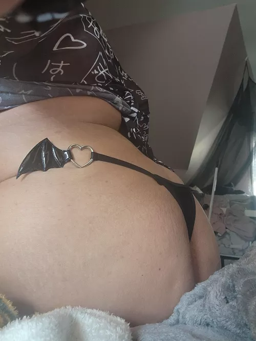 Lil Devil Booty 😈  by 2triYin