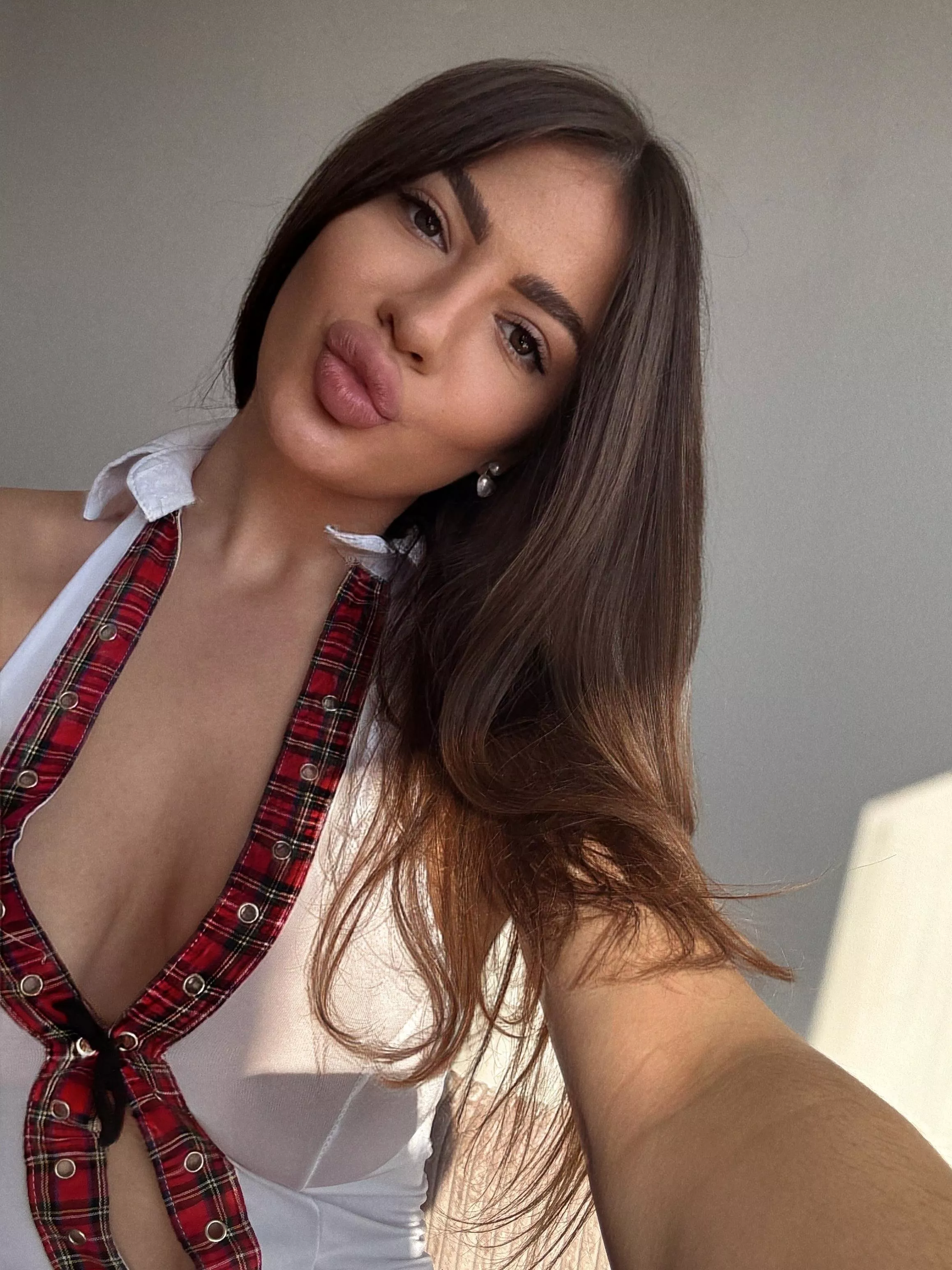 Lips bowed in anticipation of new cocks. posted by hourlypass