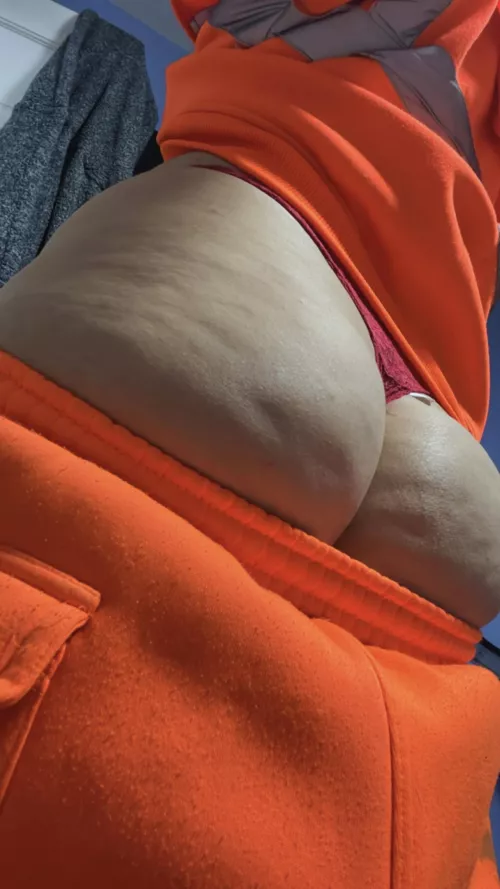 Looking for a face to sit on.. by sweetprincess91