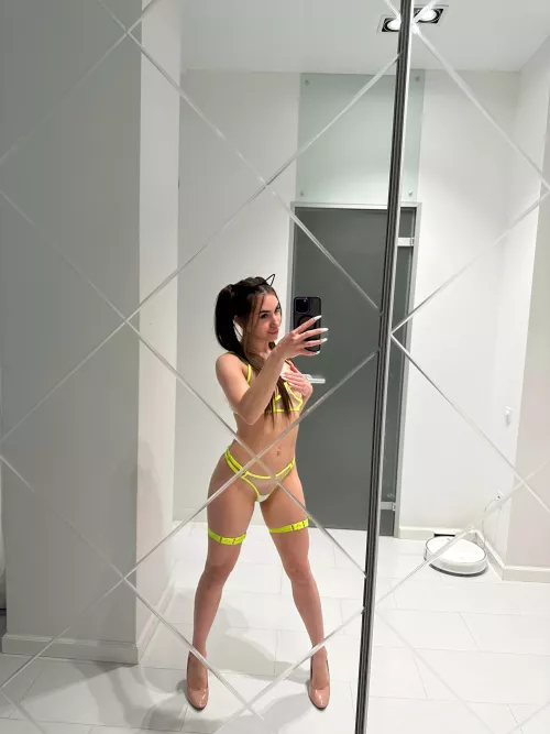 My favorite place for you to put your tongue. My body is very sweet by axleroyal