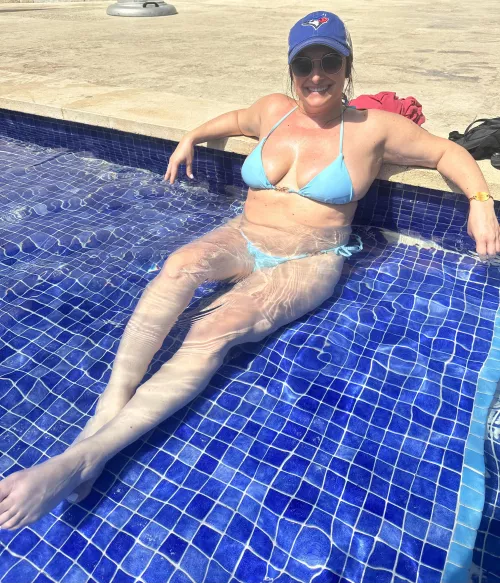 Naughty Bikini Milf 45F by sophienextdoor