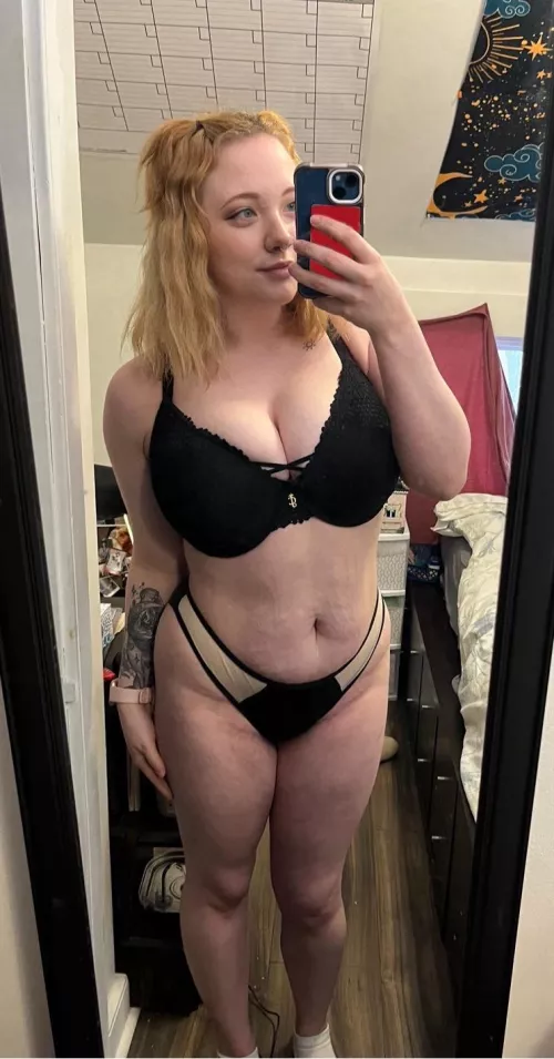 Nothing better than thick thighs and tits 💗 by vibranthoney