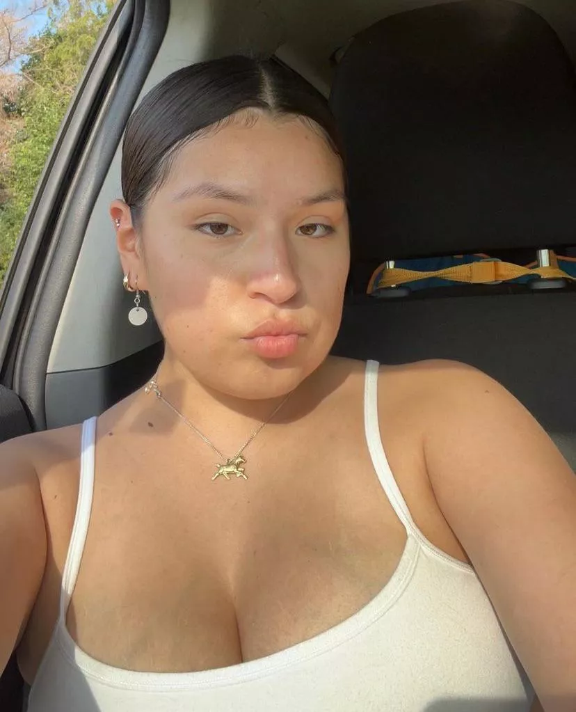 Paulina Alexis selfie posted by weapontex