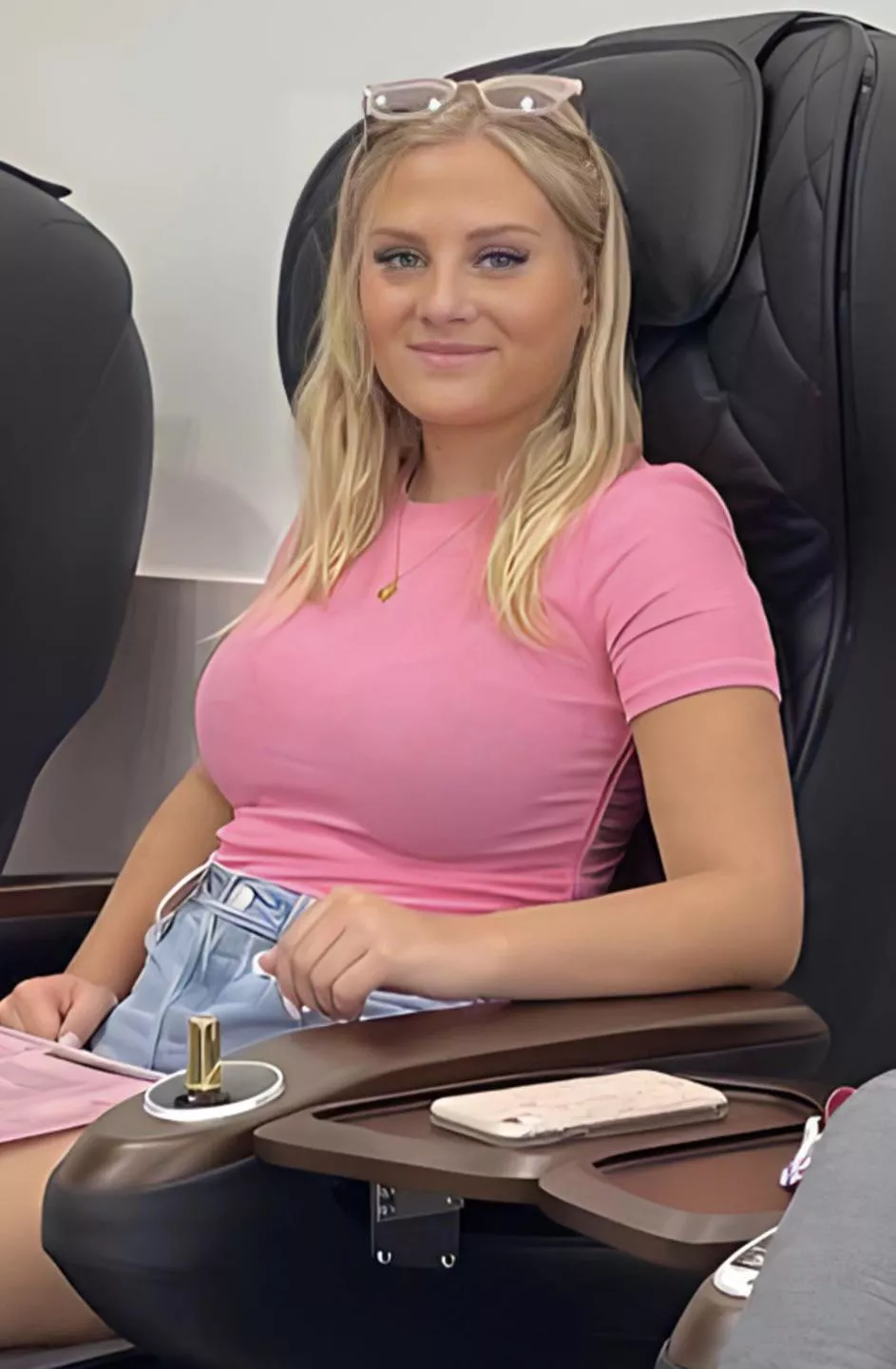 Pink. posted by Lluv2Cum