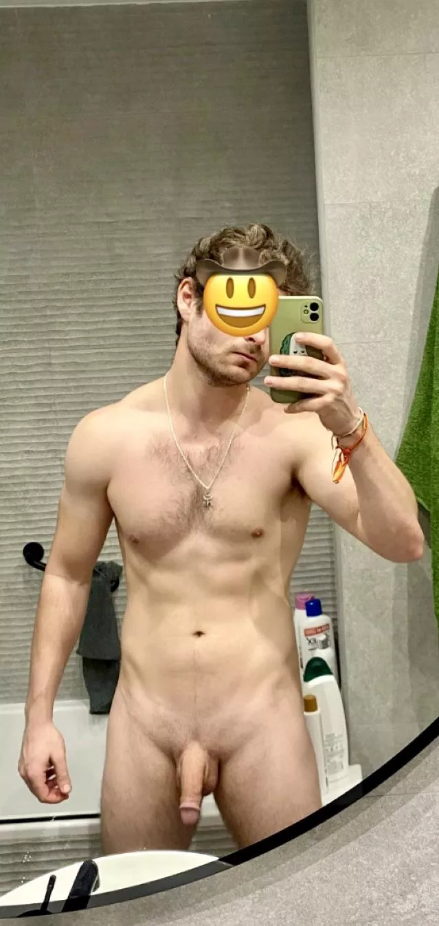 Setting the vibe before going out to dinner. posted by ApolloAstuto