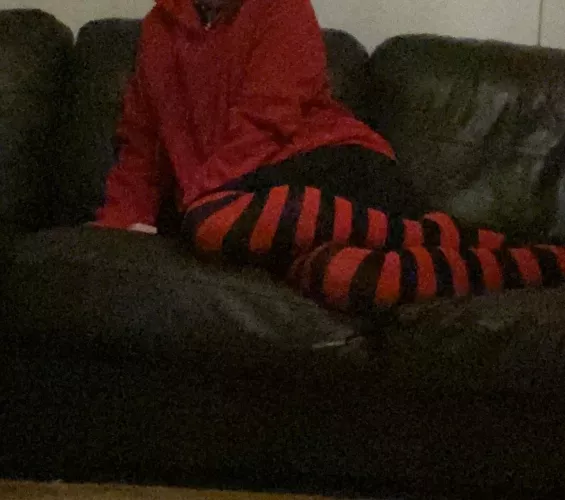 Sittin while feelin feminine <3 by Cipasfit