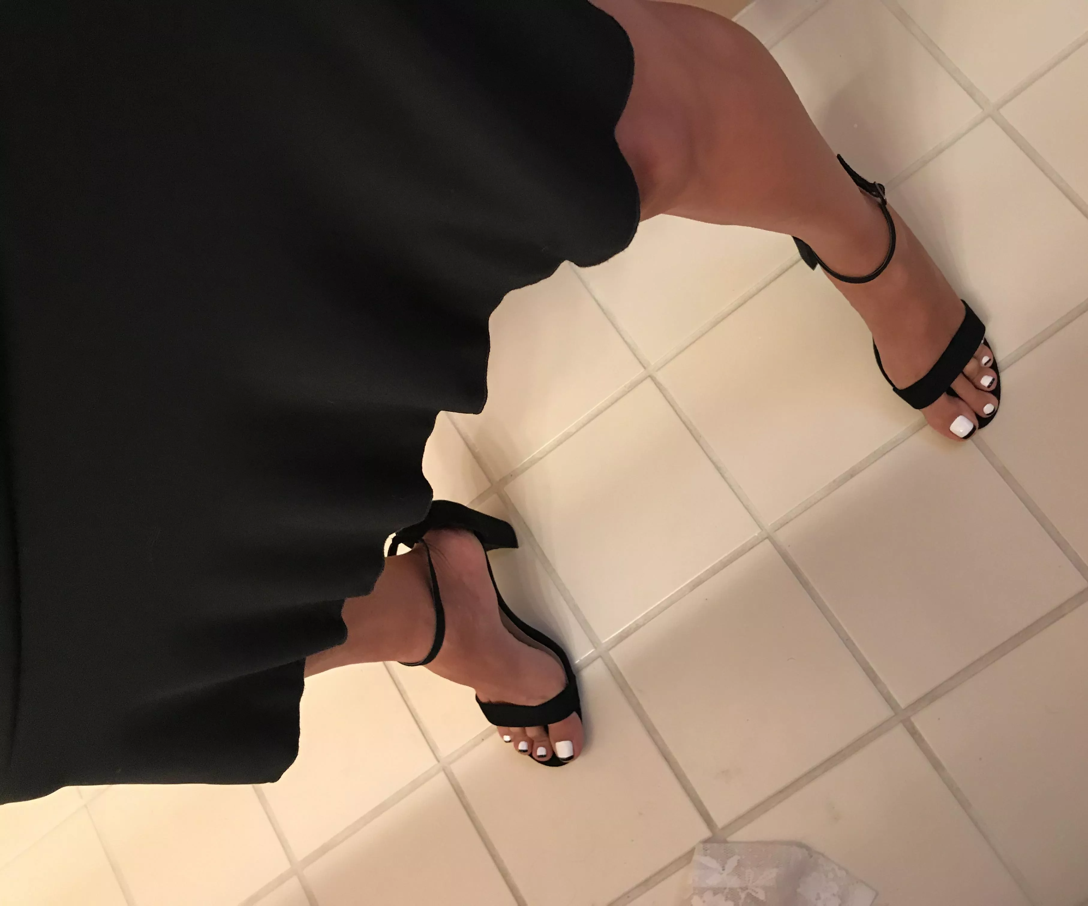 Skirt! posted by SexyFeetCD