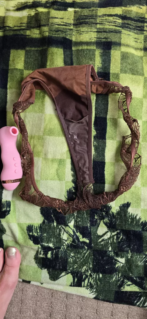 Soaked my panties 😜 💦 by xBritty_babe