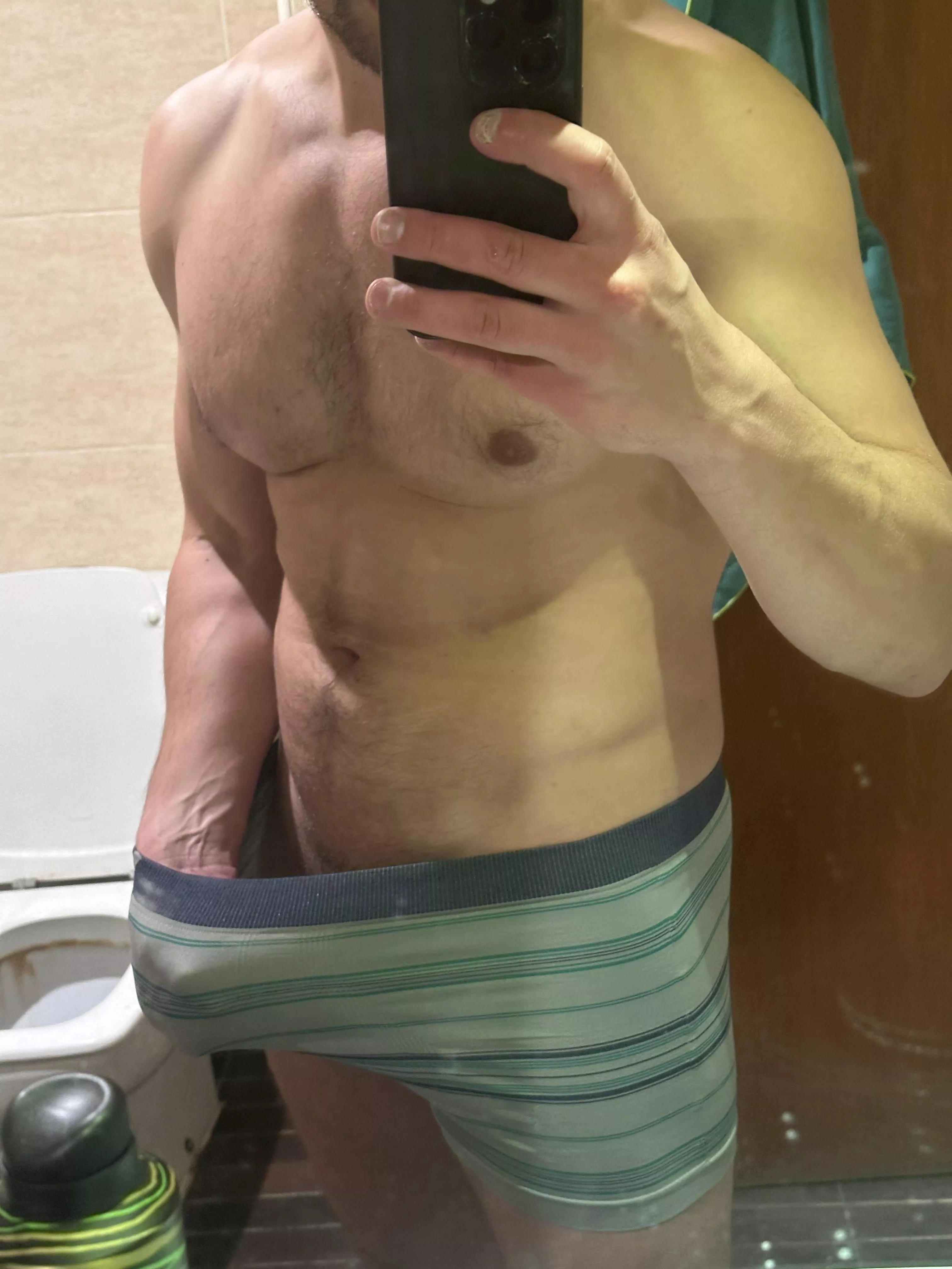 Veiny forearms and muscles 🔥 posted by realisiwak