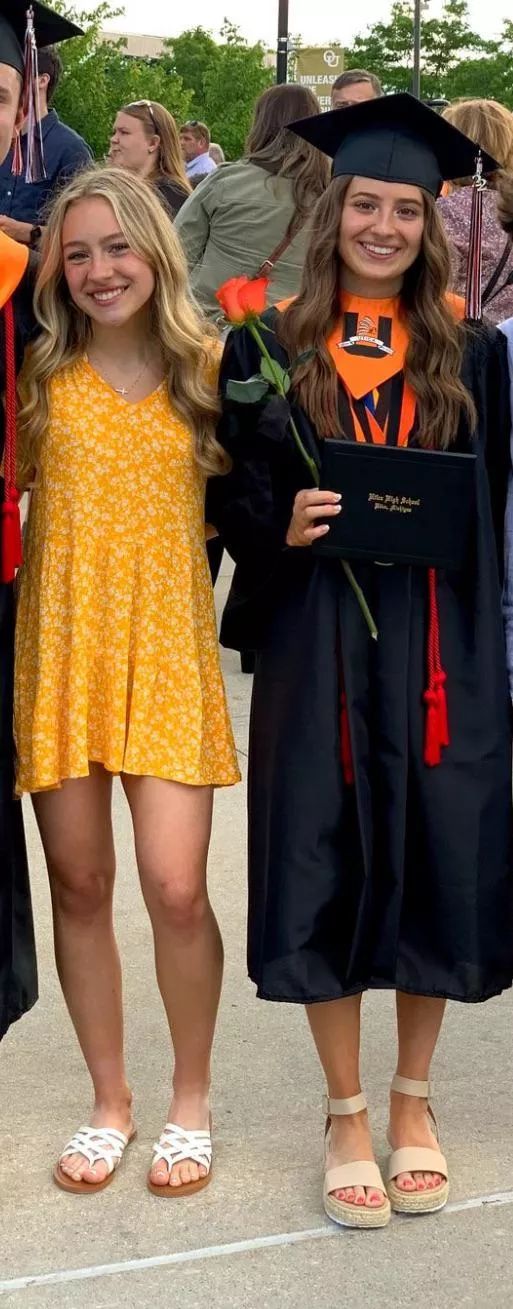 Which sister [2] posted by Kind-Wind5853