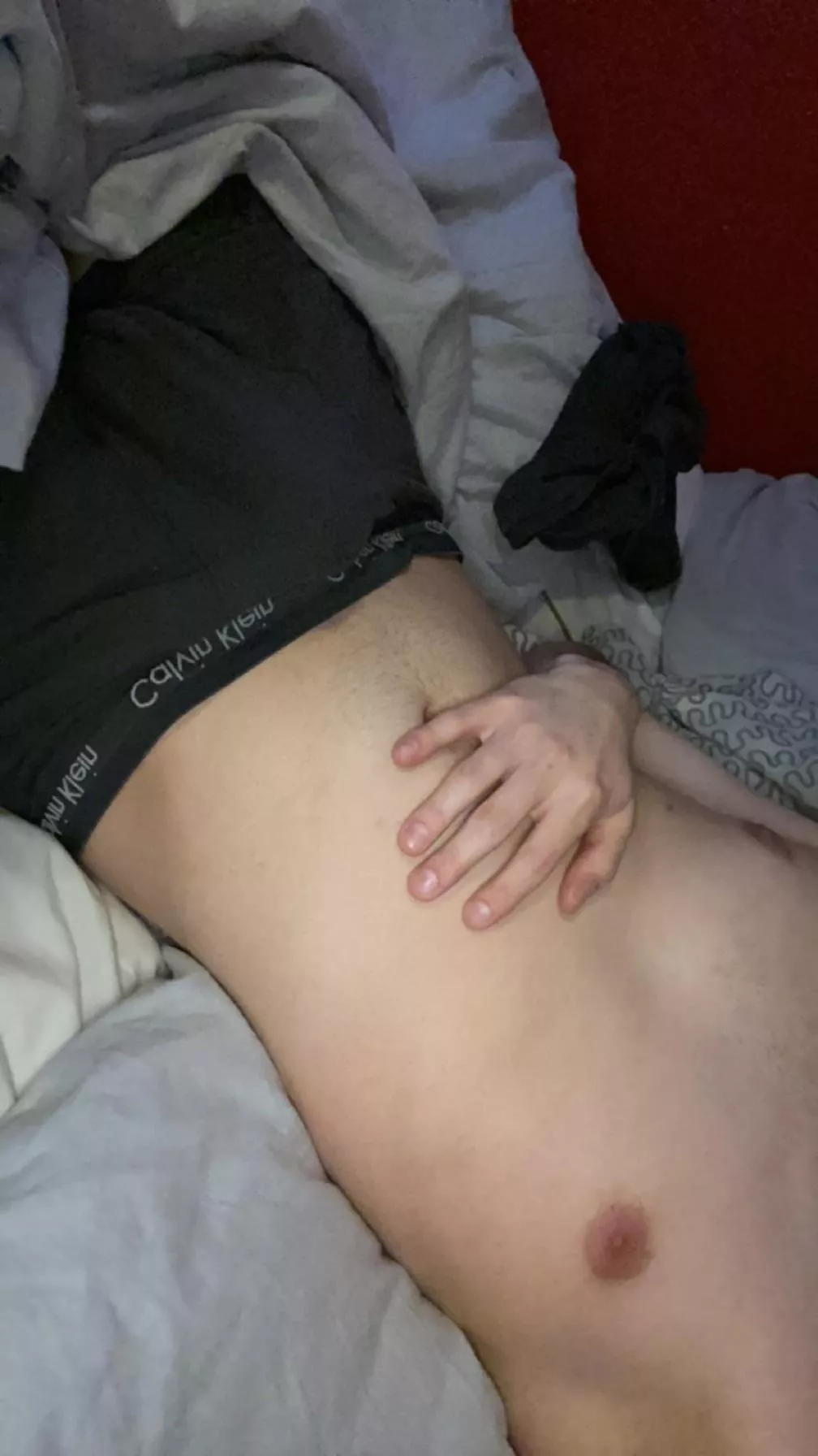 Young skinny or fit boys hmu kyle_kek posted by Swimming-Exit2126