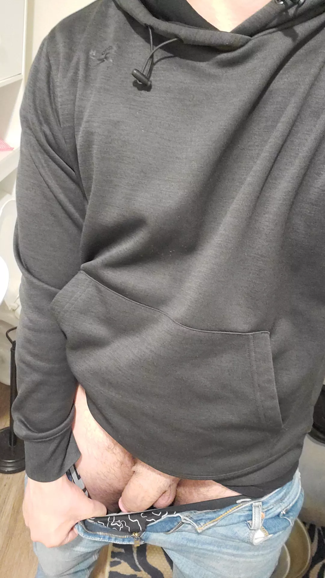 [24] Mind if I hang out? posted by jockmeat