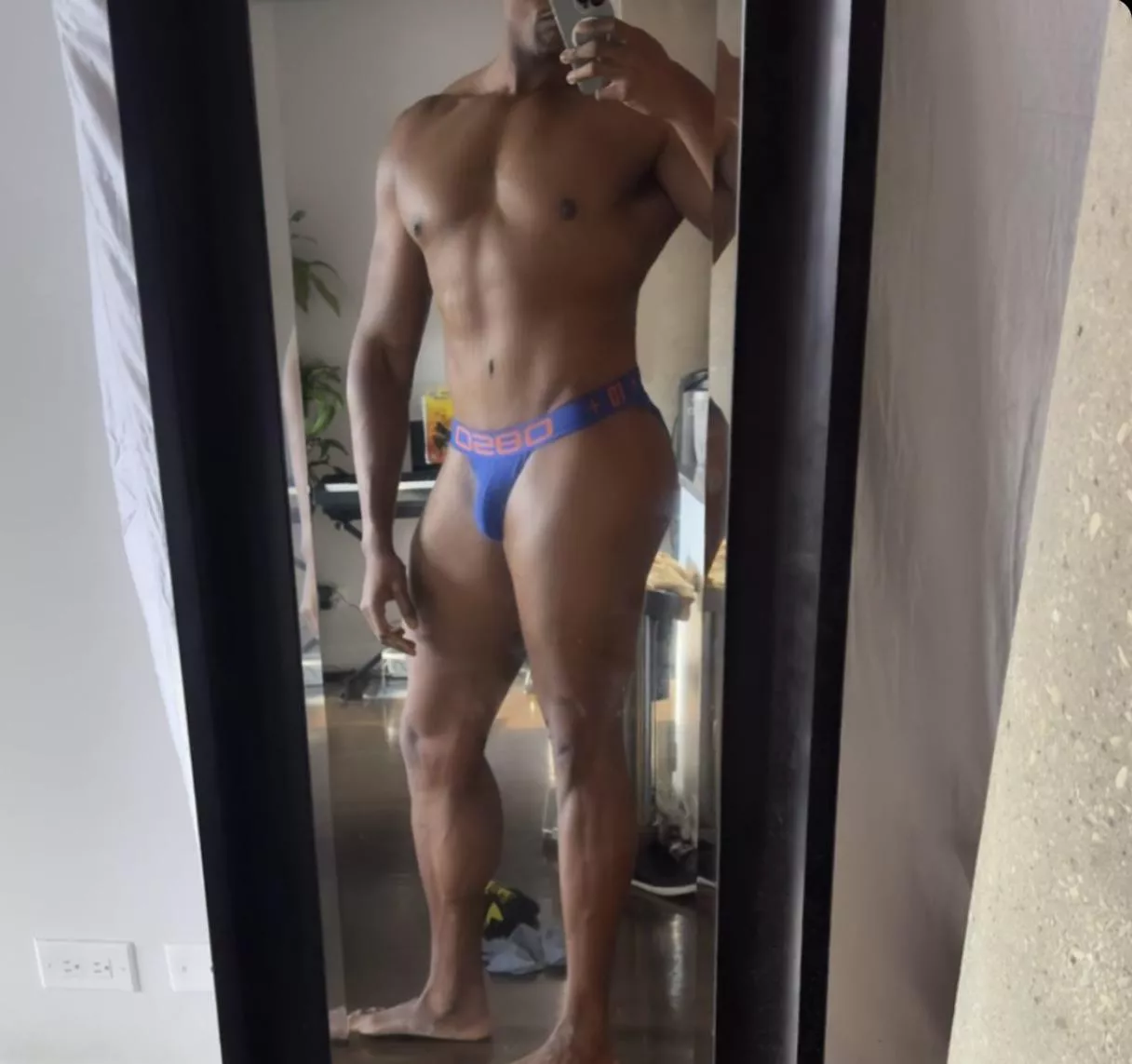 [31] Am I too big to be a bottom? 6’6 270. Thick muscular. posted by ayesnomaybe