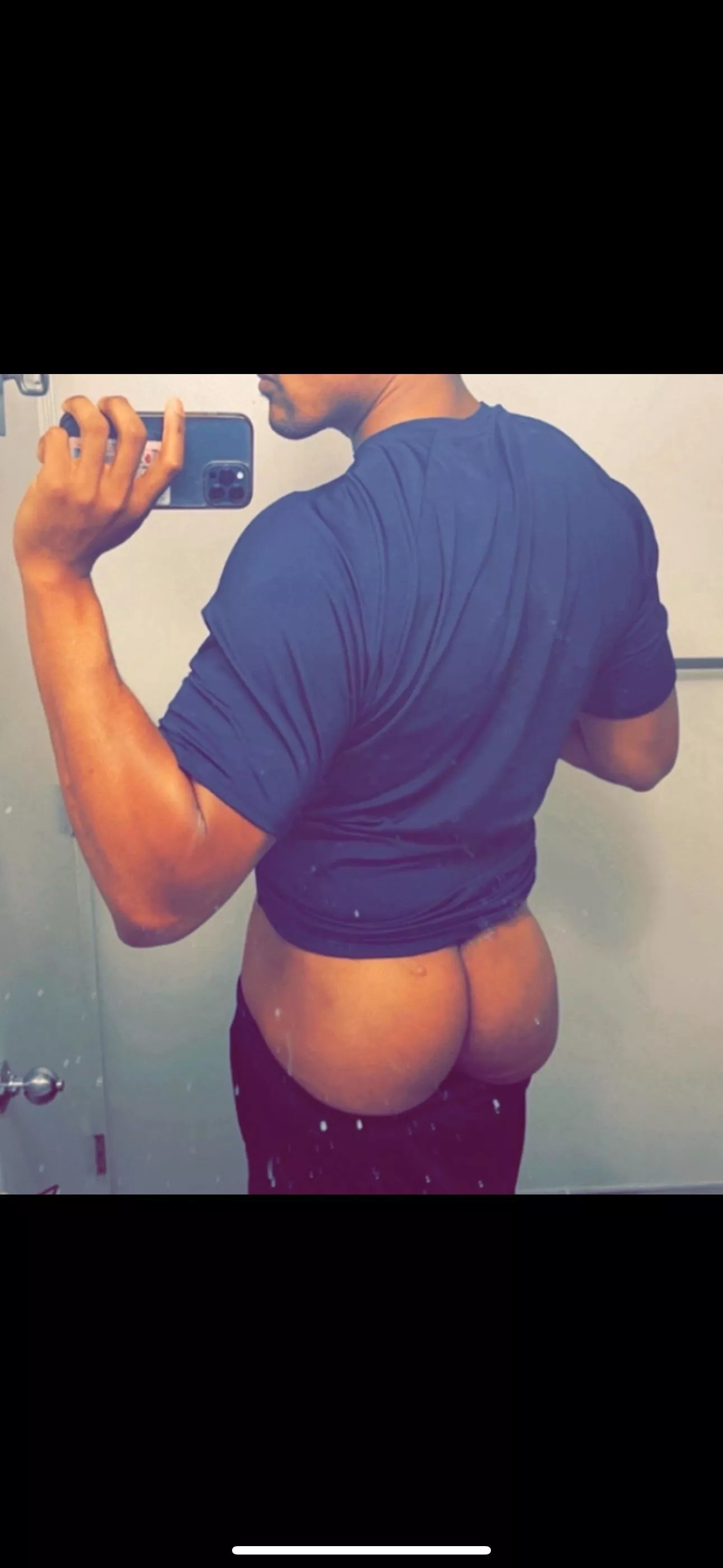 6ft6 masc muscular. Love big dick  posted by ayesnomaybe
