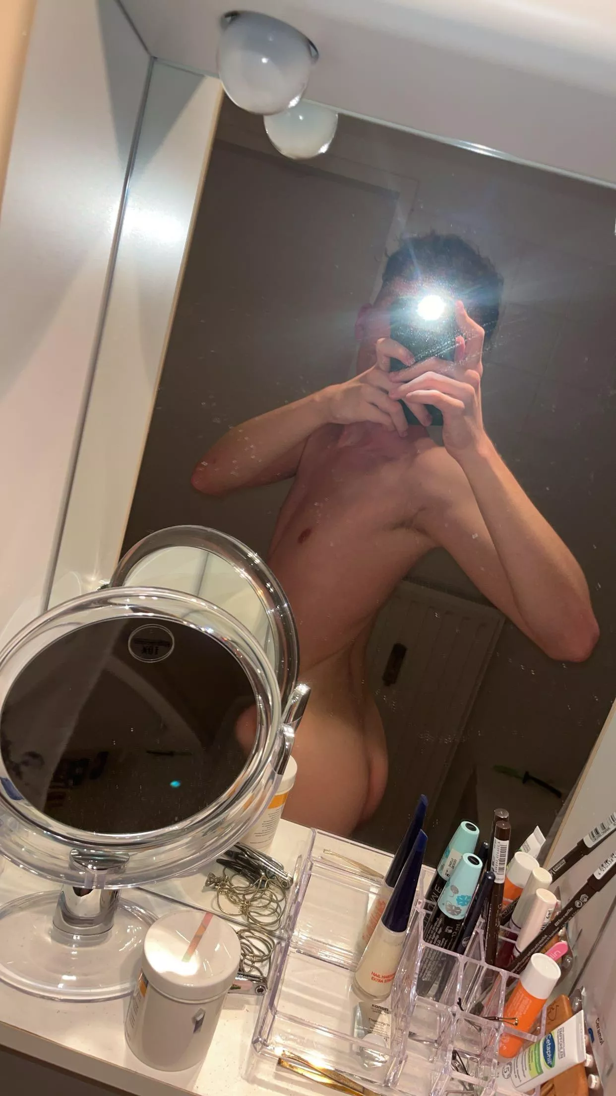 any love for this smooth 19 y/o butt? posted by throwaway193918282