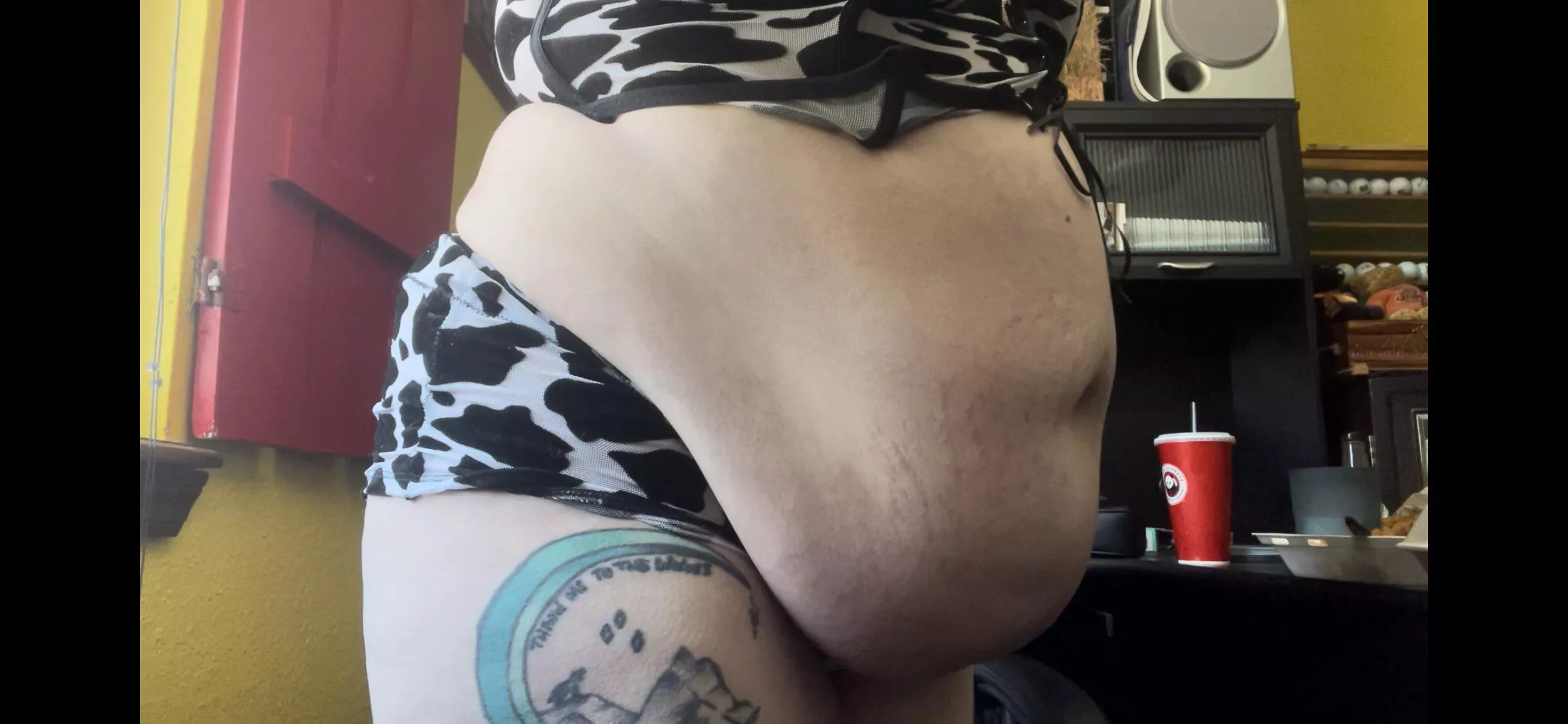 Belly hang getting absurd posted by Plumpmeup6224