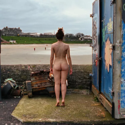 Brunettes just wanna have fun in public by trixi6el