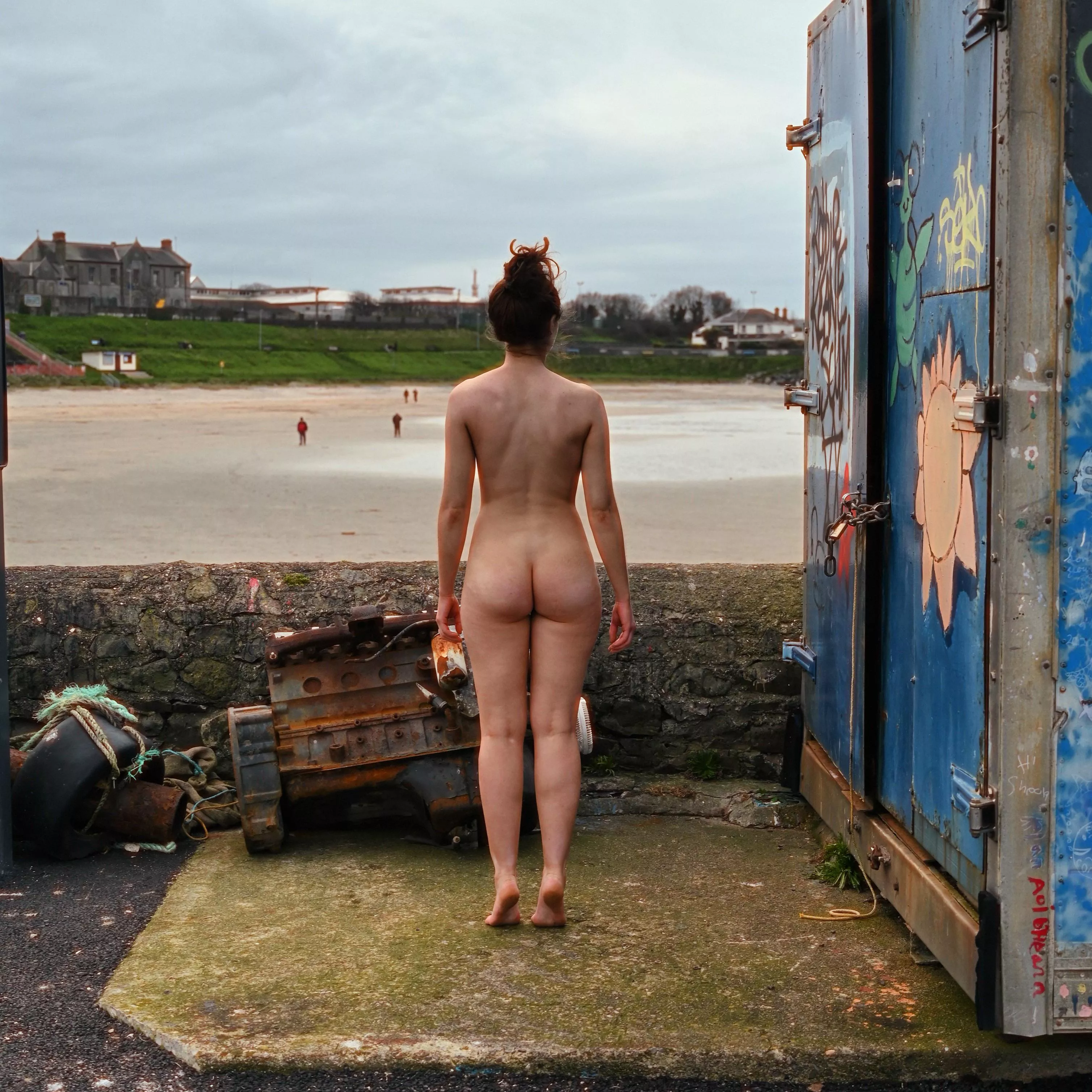 Brunettes just wanna have fun in public posted by trixi6el