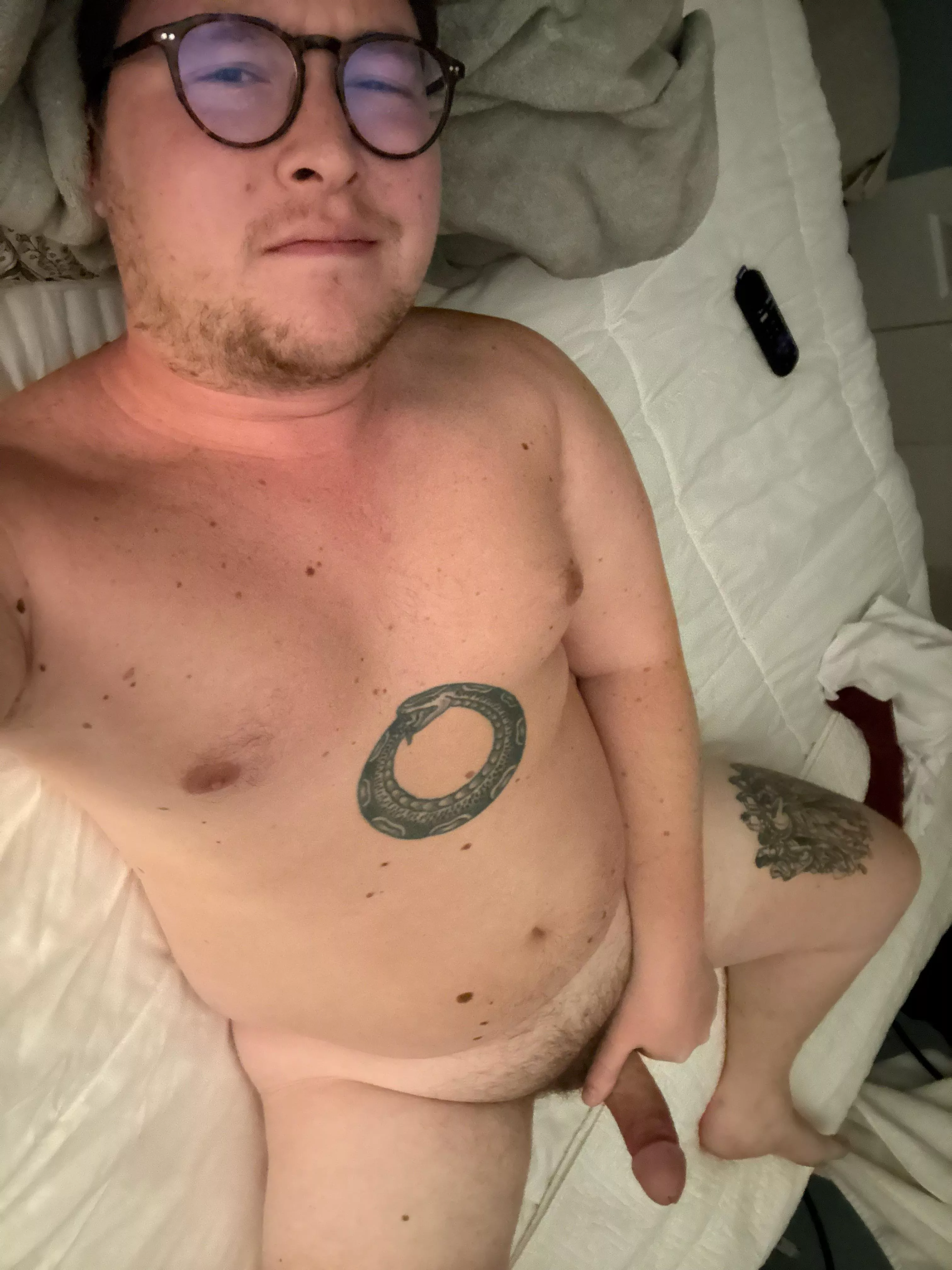 Can I get a hand? posted by fitandchubby