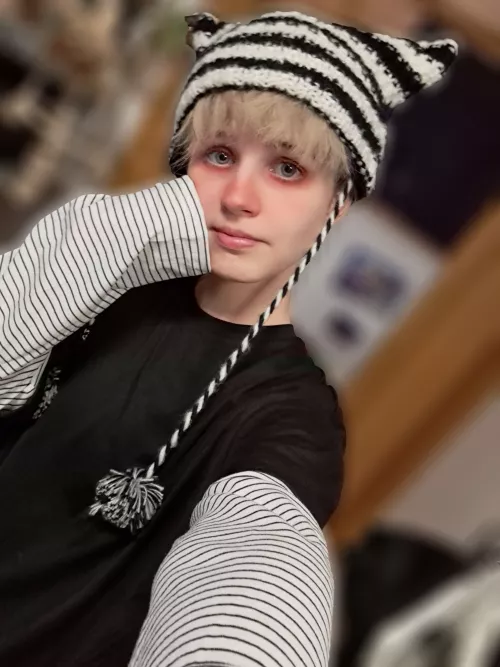 Cute Hat! by Hopeful_Perception17