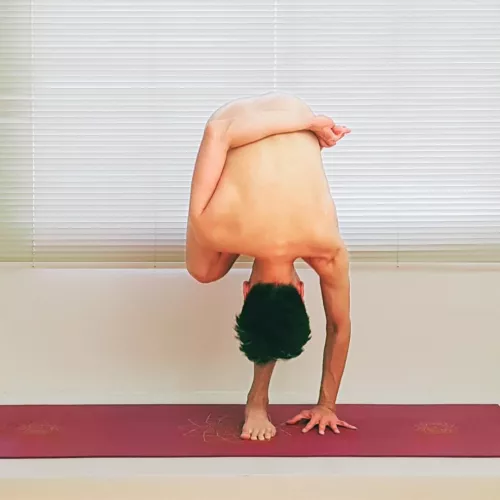 Do naked yoga, celebrate authenticity 🥳 by TylerRabbitWong