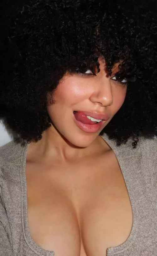 feeling playful by Samiraxoxodarky