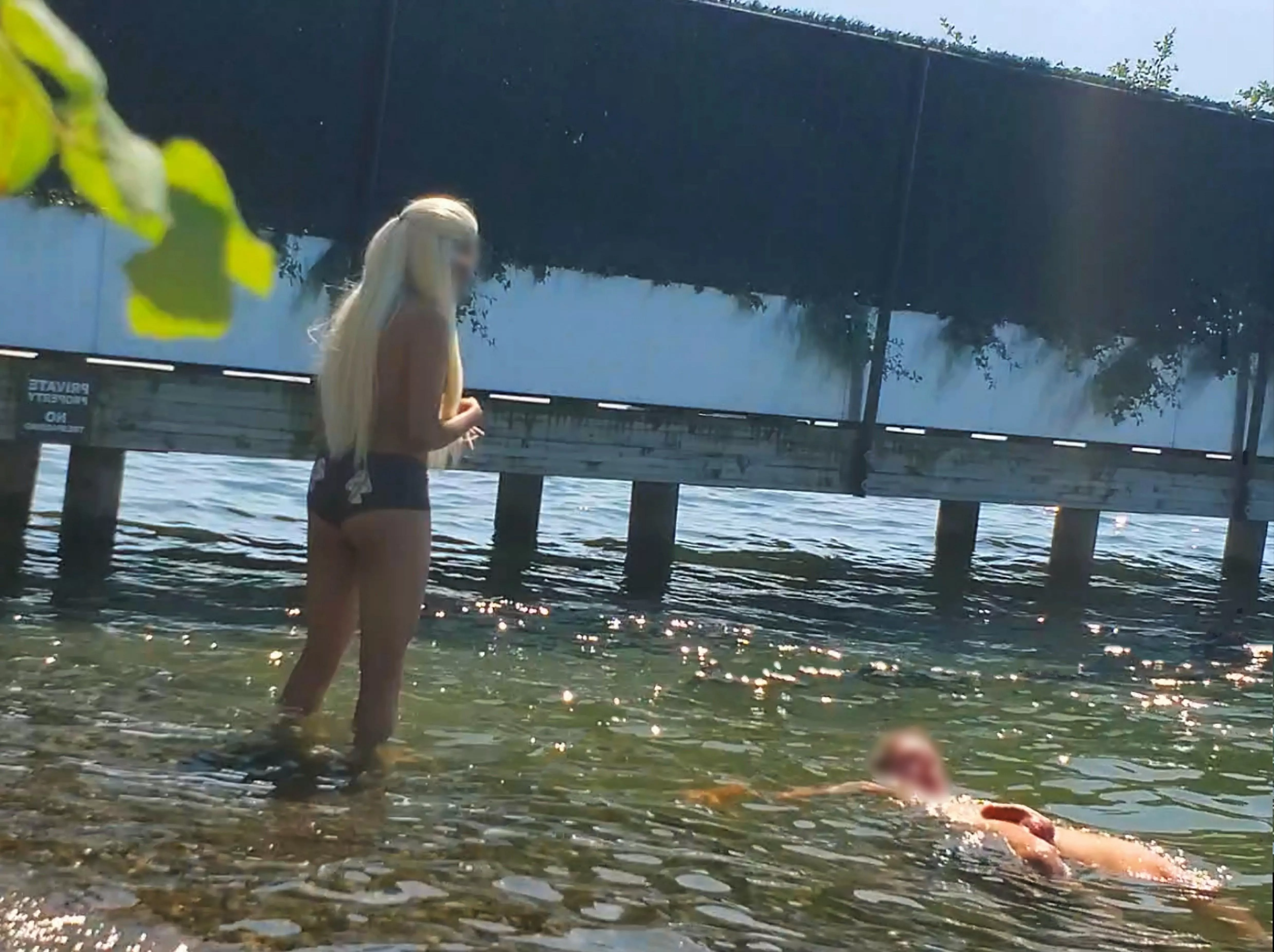 for some reason I float much better when there's an audience posted by Inevitable-Night-611