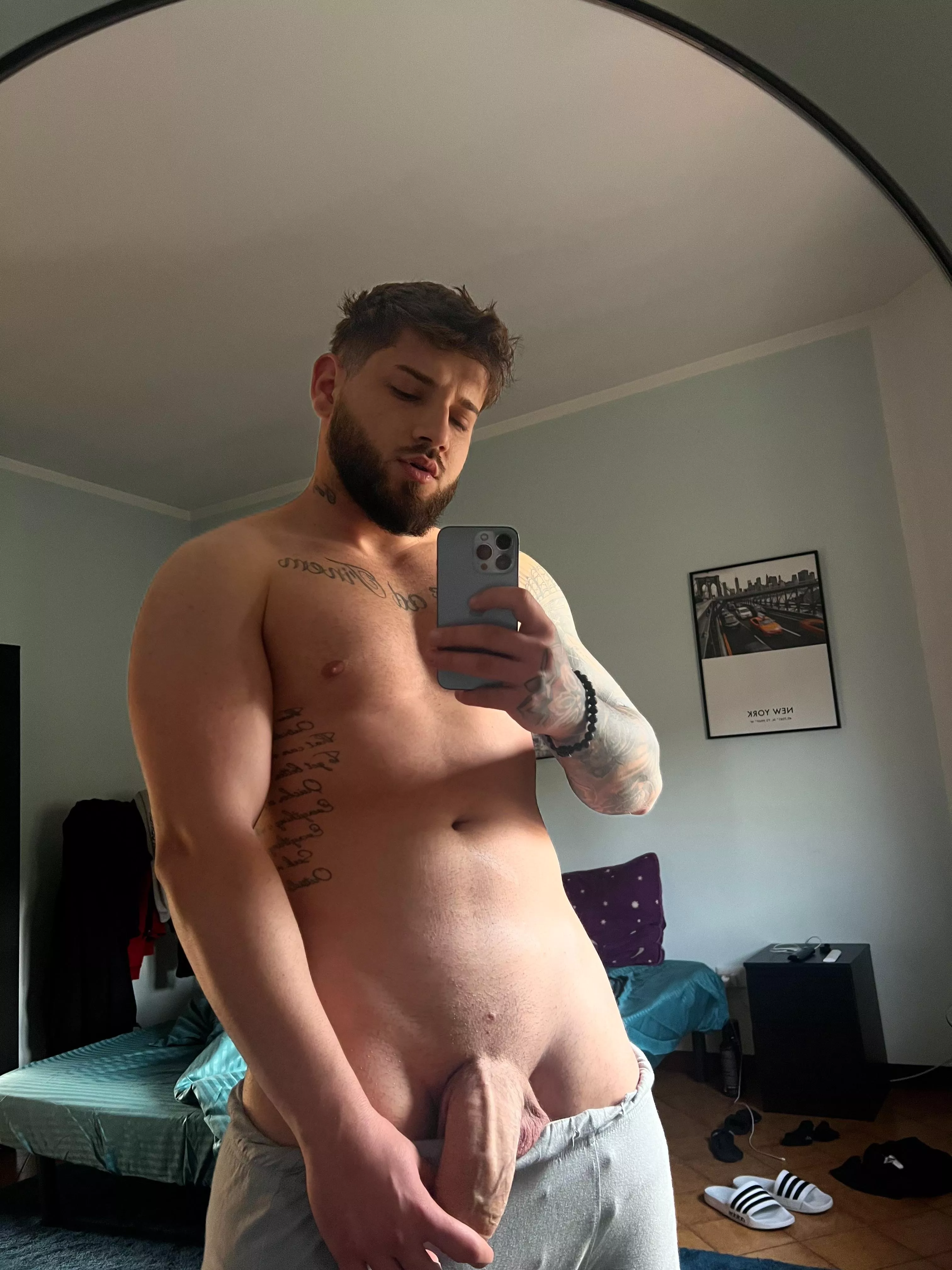 F*UCK IT sending dick pics from my gallery to anyone who says hi posted by liamreed00