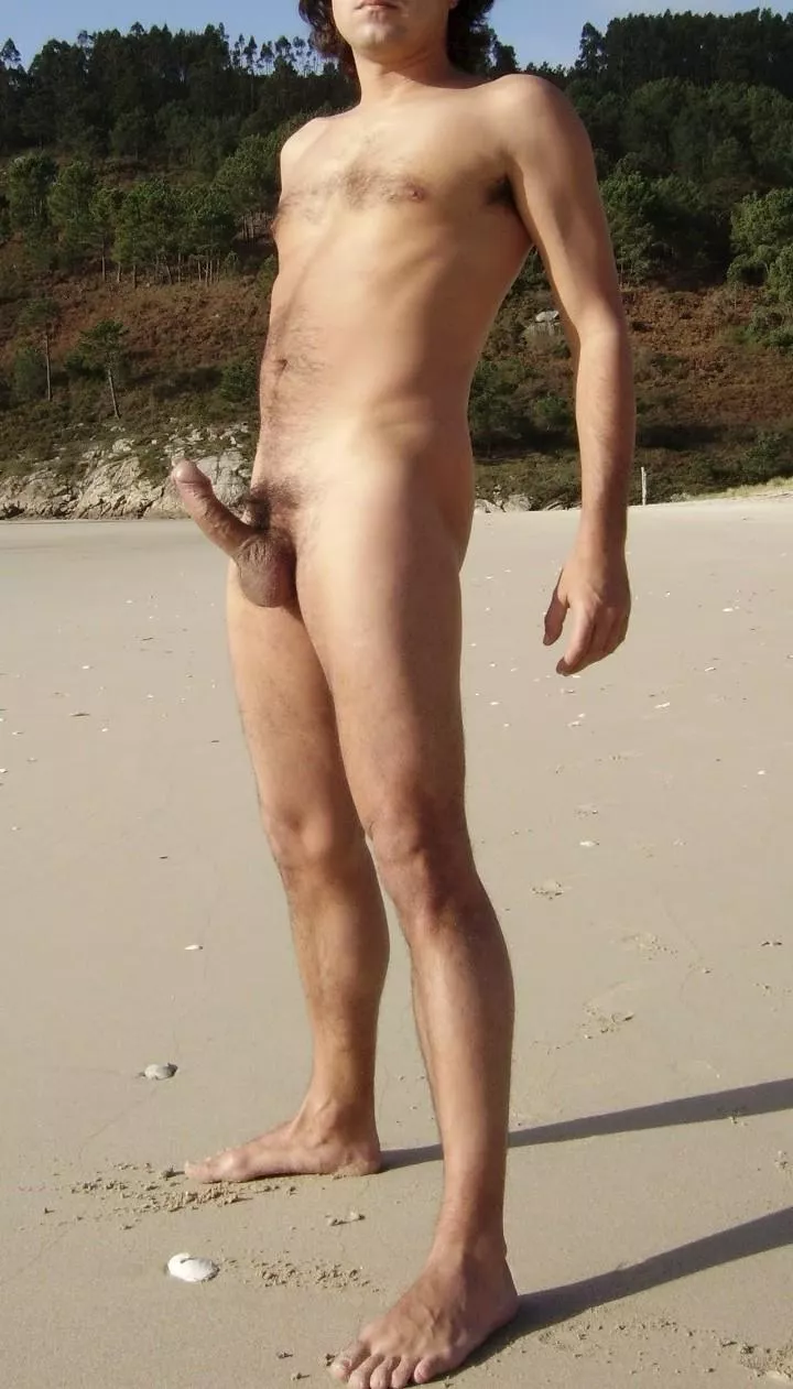Full naked and erection at the beach brra posted by bialber