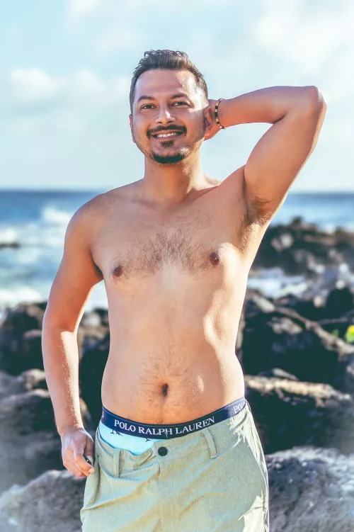 Having a good time on vacation in Kaua'i. Felt cute today.  by FrozenBr33ze