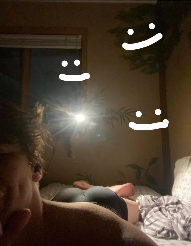 Hot boys hmu with a pic posted by specogecko123