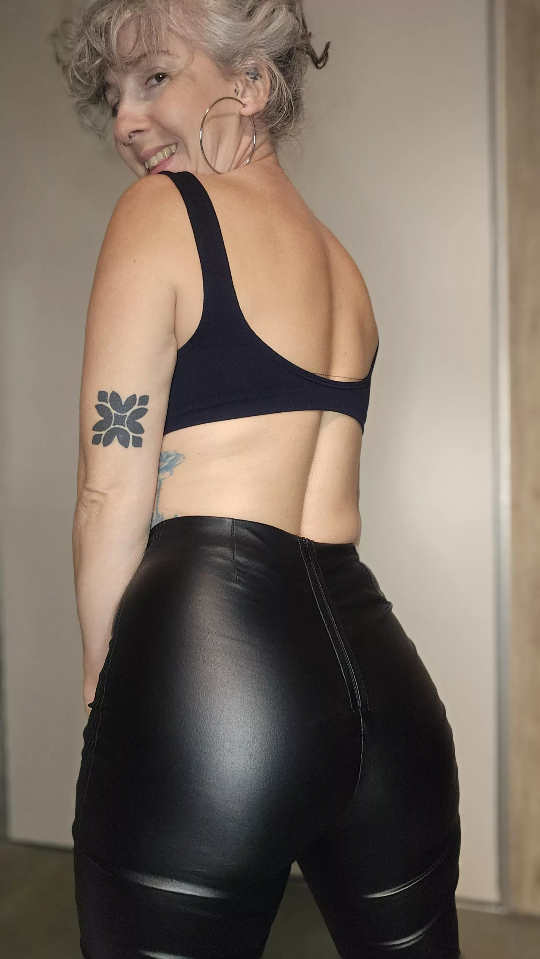 How do you like my look? posted by mimisdreamlandzzz