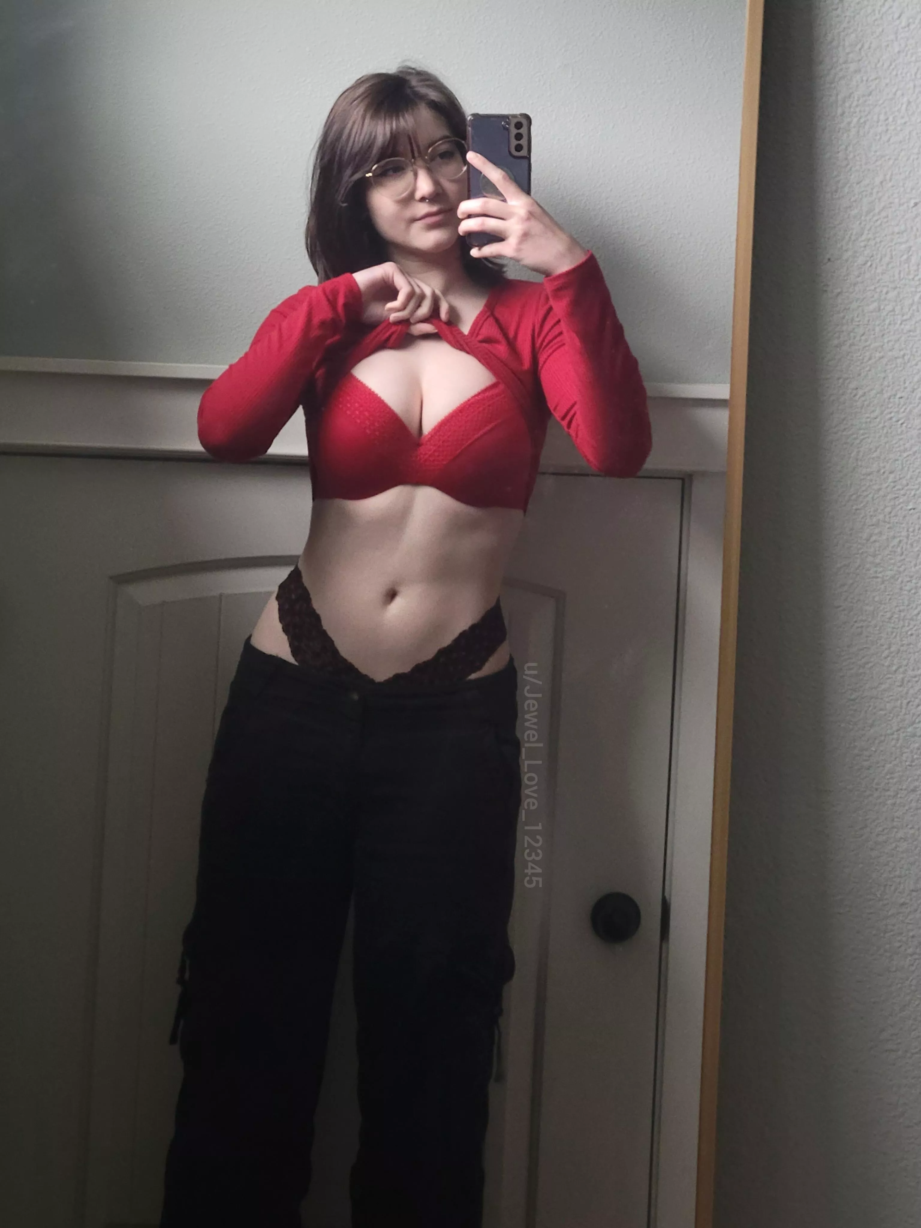 I like to match my bra and panties to my outfit ❤️ posted by Jewel_Love_12345