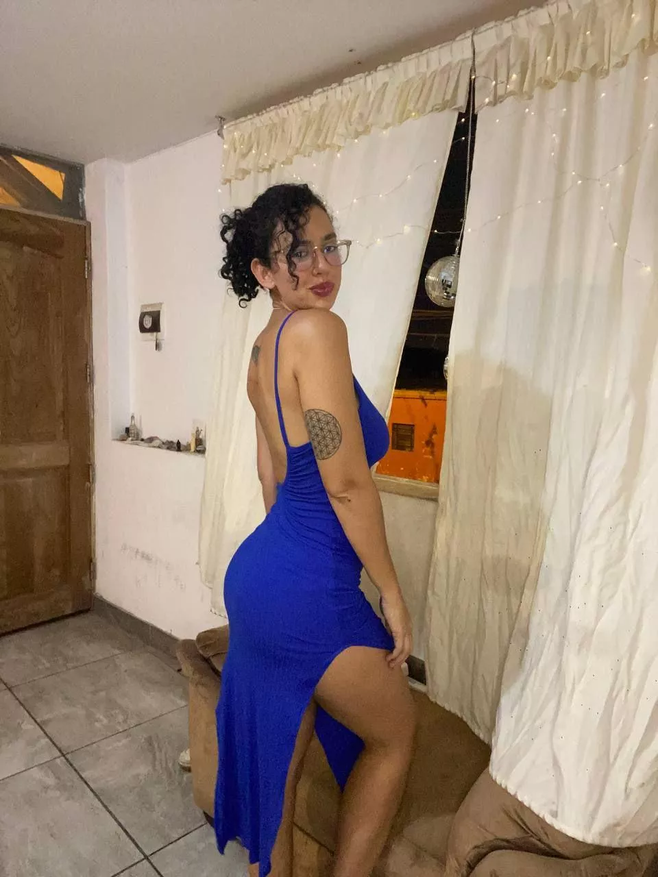 i look hot in this blue dress posted by gabby_stimulus