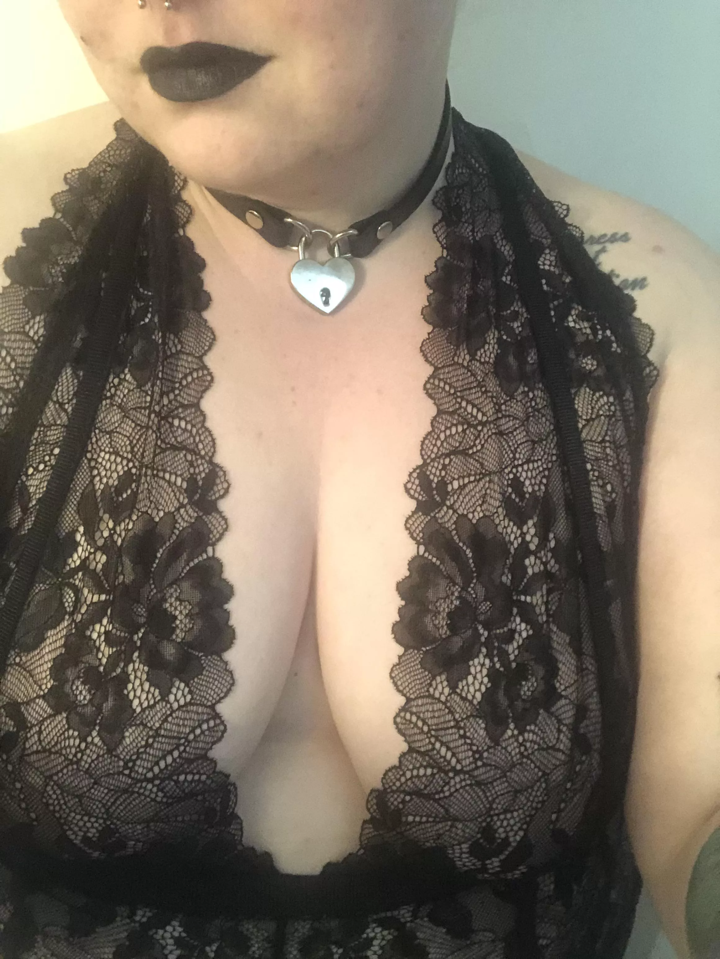 I promise I won’t tell your wife daddy. posted by bbwlittle