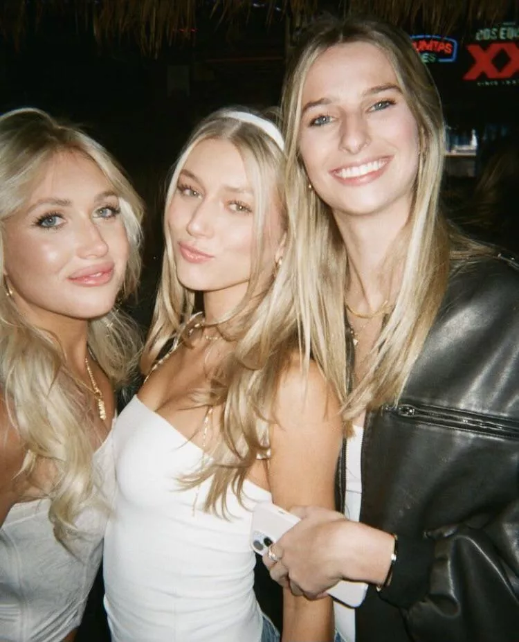 left, middle or right?  posted by devilndaisies