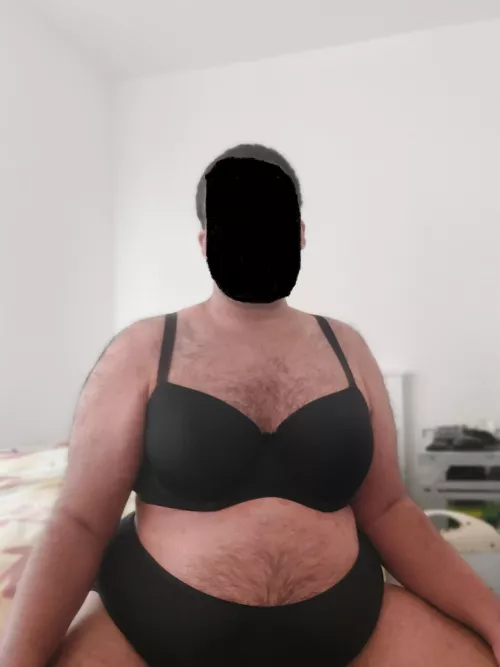 M[28]y first time ever posting something like this! 👀 by BigHairyChub2