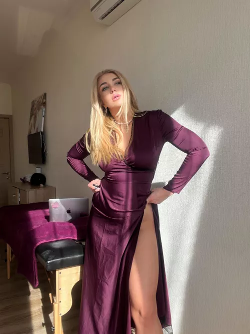 Mistress blonde wants you this morning. by goepibypeper