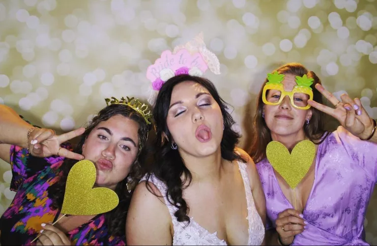 Party girls by Rinske93