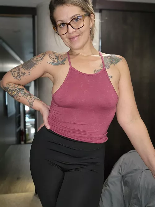 Sliming and toning, I love my new look  by devine_time