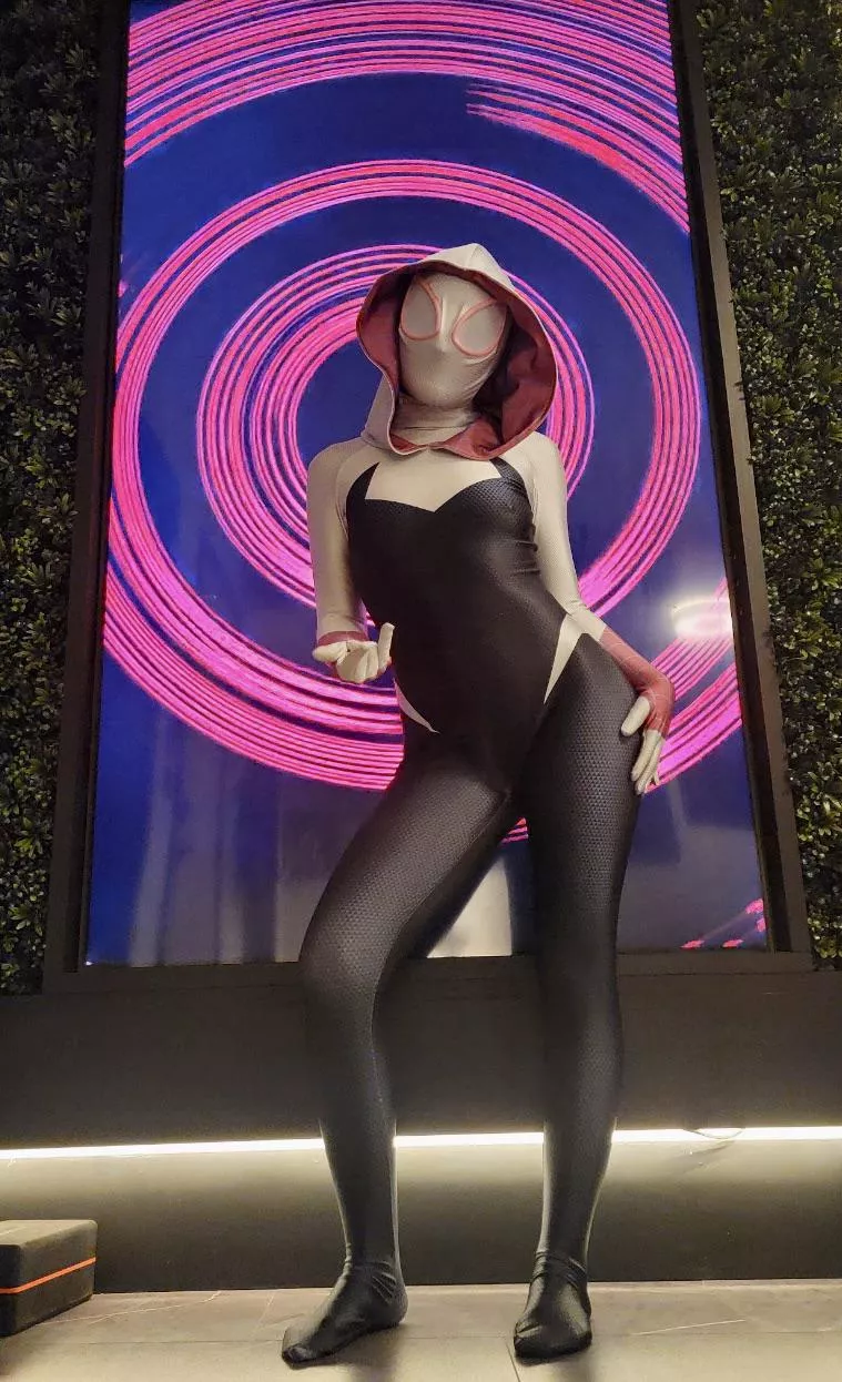 Spider-Gwen 🕸️ posted by desirebeedesirego