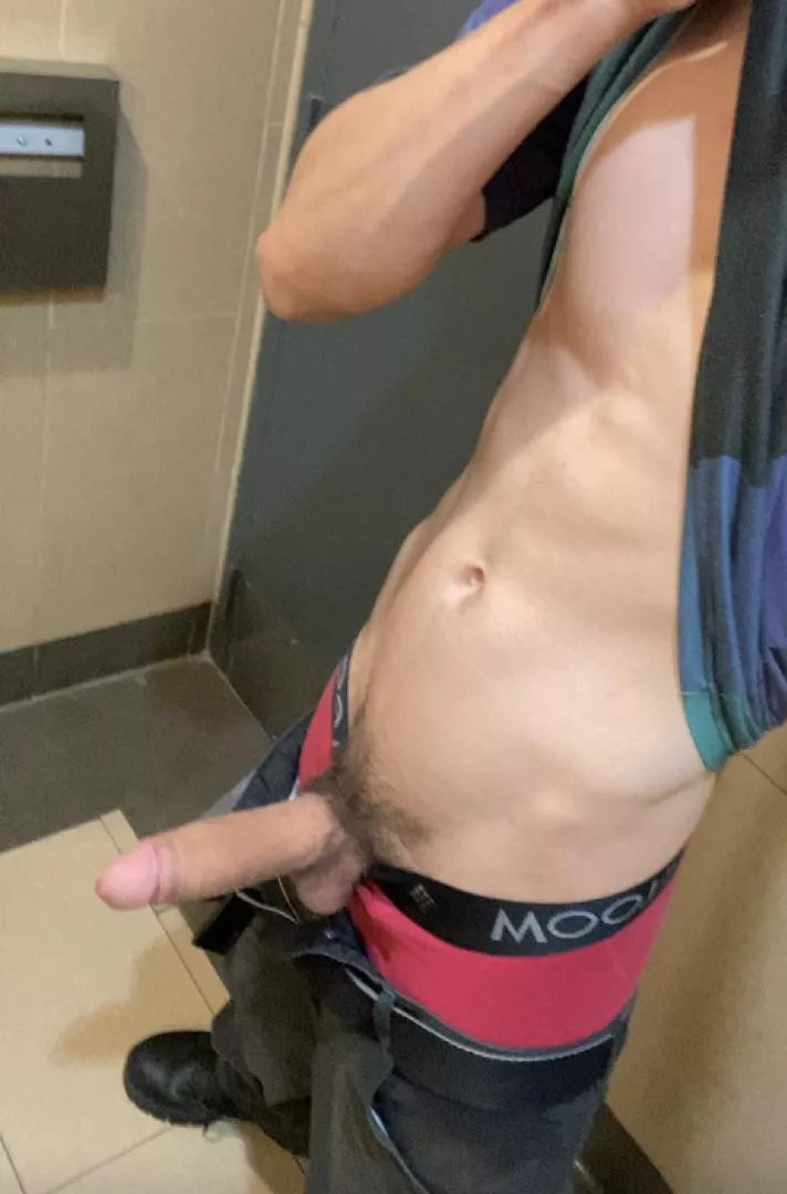 Teen dad at work  posted by rawwdr11g0