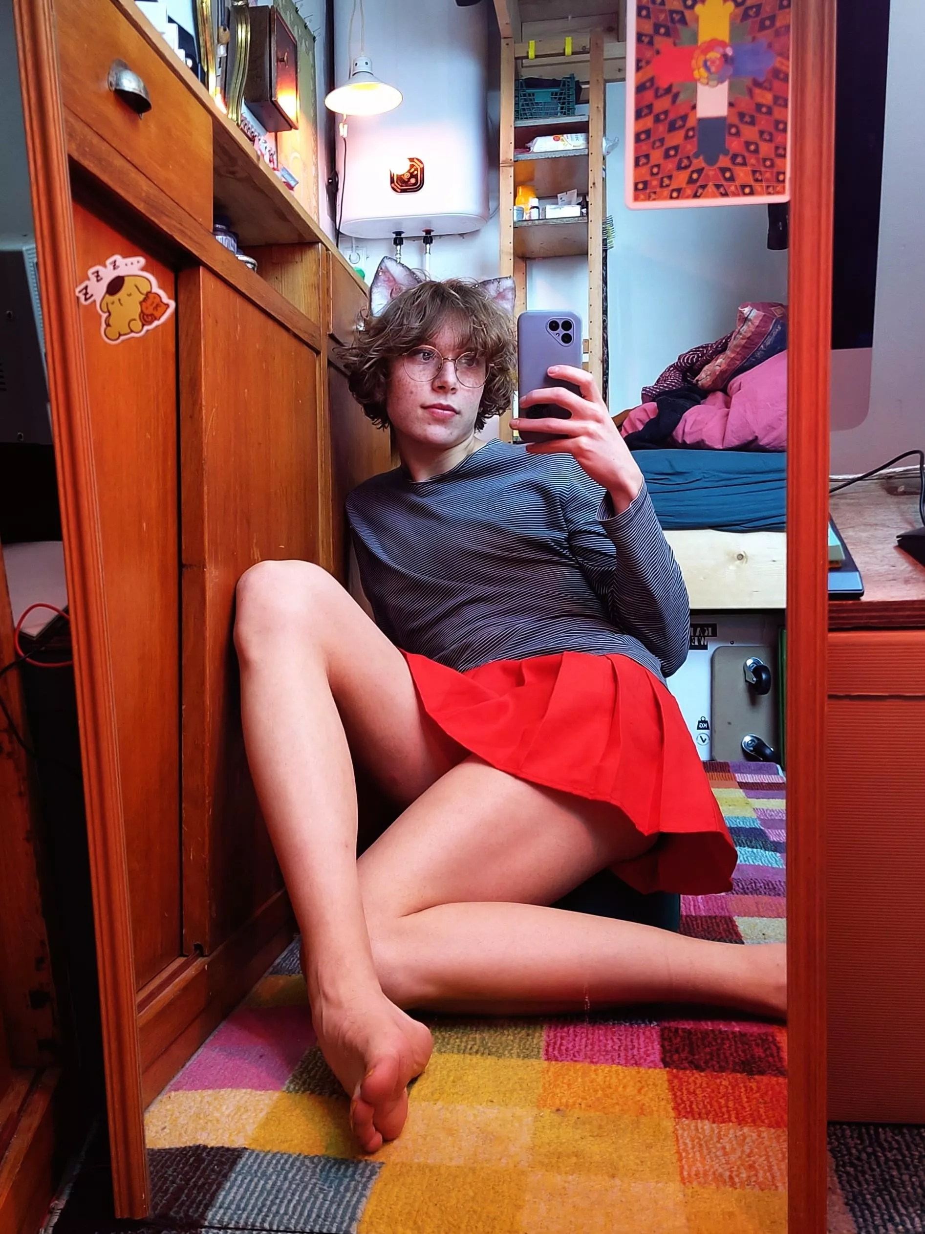 This lil cat is enjoying all the attention they can get... posted by TheoryComfortable832