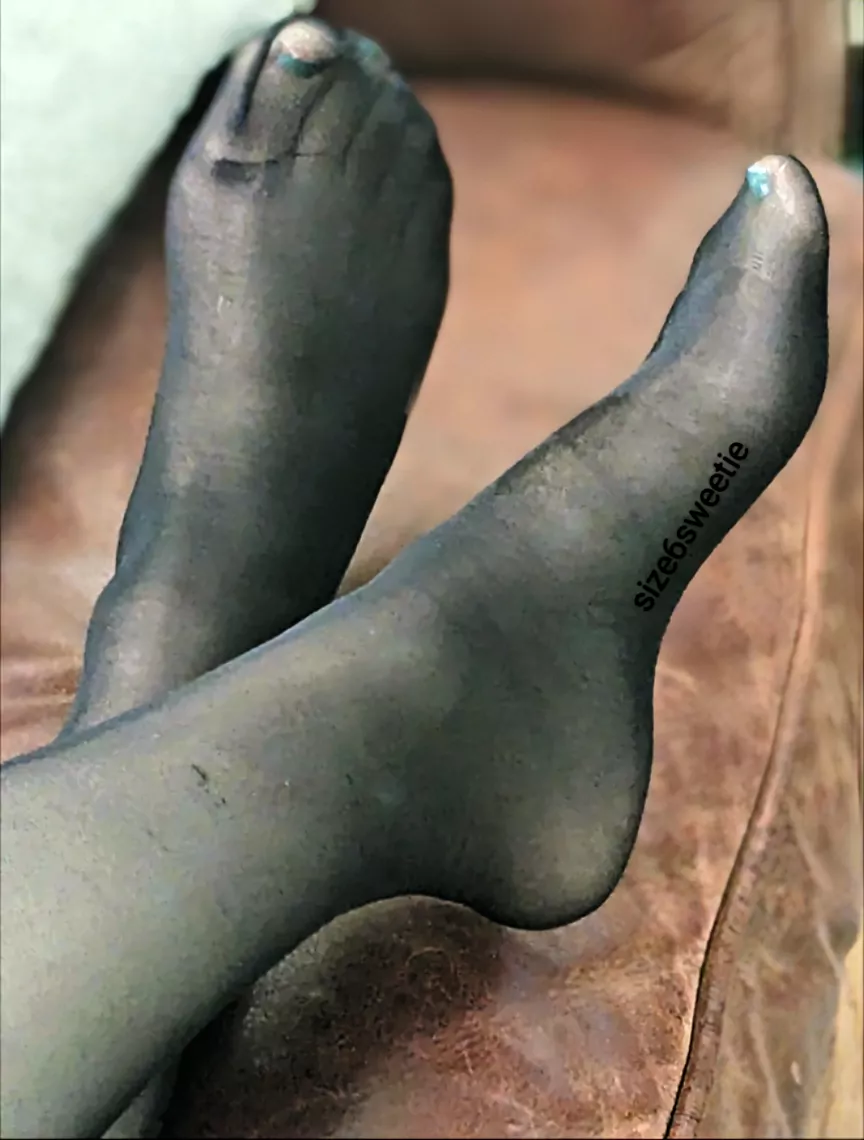 Thoughts on blue nails and black tights? posted by BigChange8640