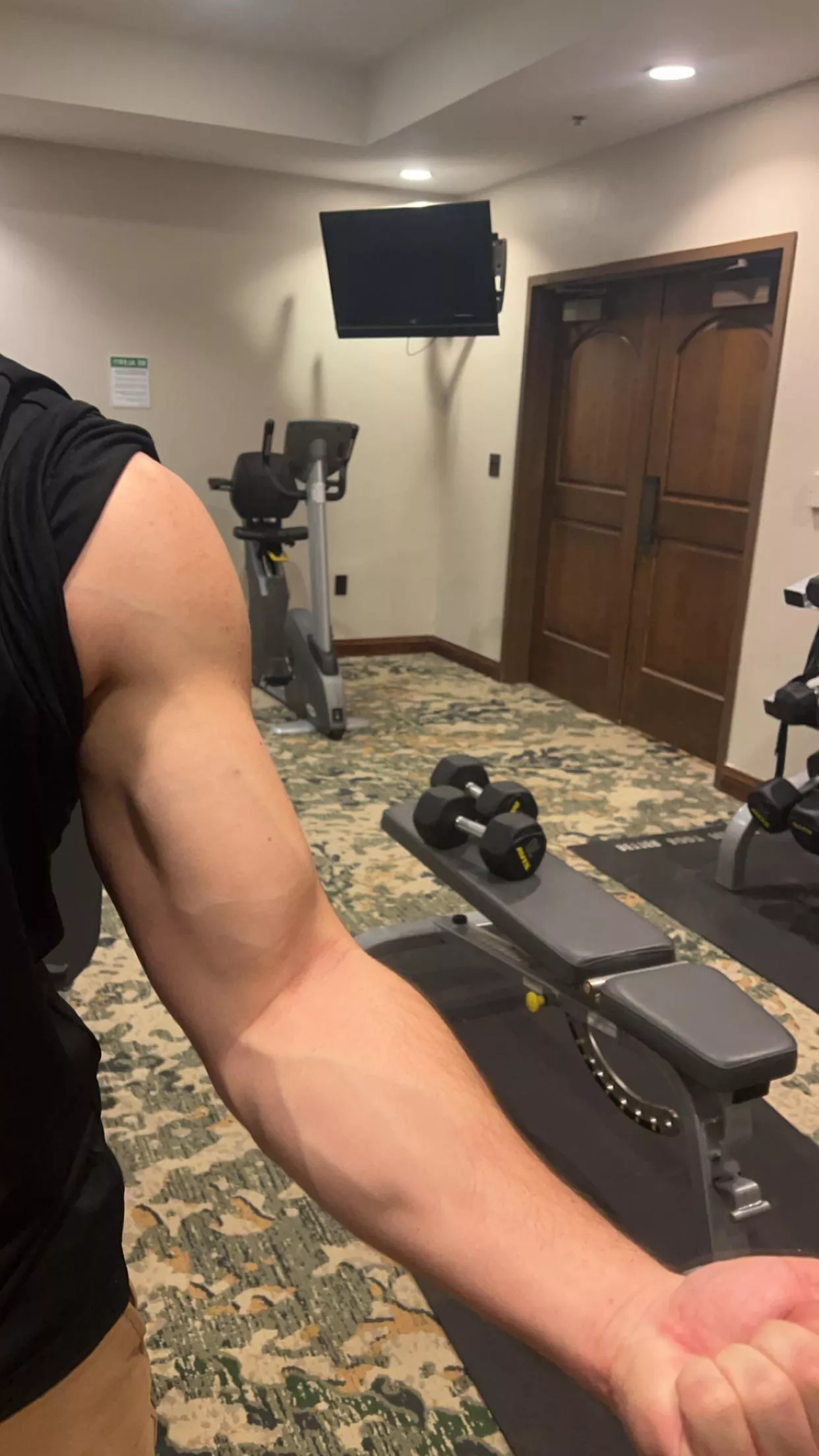 tonight’s workout have my veins popping posted by Throwaway999989890